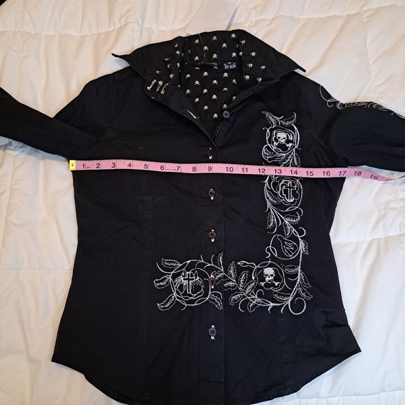Dead Threads Women Sz M Shirt Goth Western Black Skull Button Down Long Sleeve - Picture 11 of 14